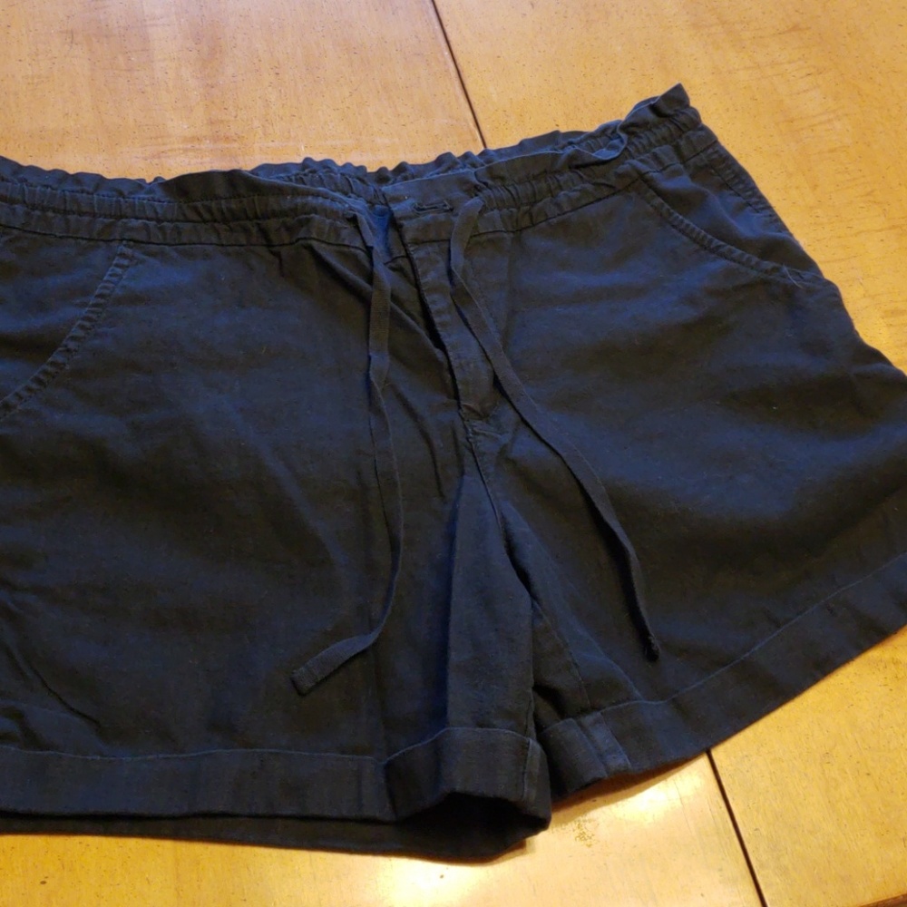 Linen black shorts